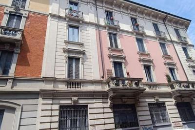 Serena's blue home in Dergano