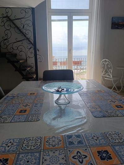 Corriano-Incantevole casa con vista mare.