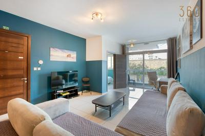 Spacious, 10 Seater Sofa, 3Bed3Bath with WIFI & AC by 360 Estates