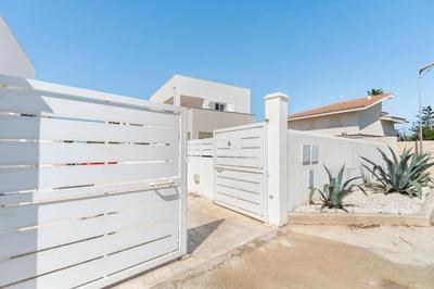 "Villa Bahira" Prestige Villa with Pool and Sea View