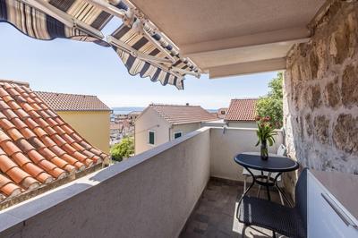Split Central City Apartment