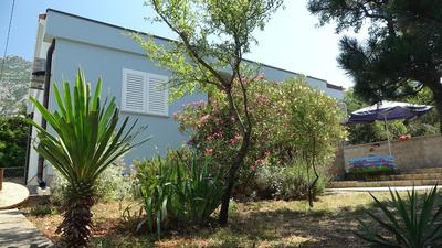Sweet house with garden 35 meters from sea