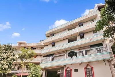 Classic Hotel 02 Minute Walk In Nizamuddin Railway Station