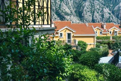 GH Aparts with SCENIC VIEWS & POOL