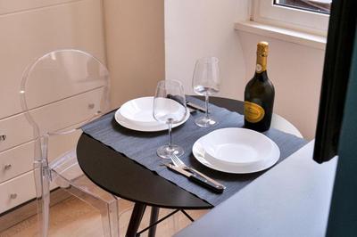 JEF Apartments Fontana di Trevi Loft by Hostand