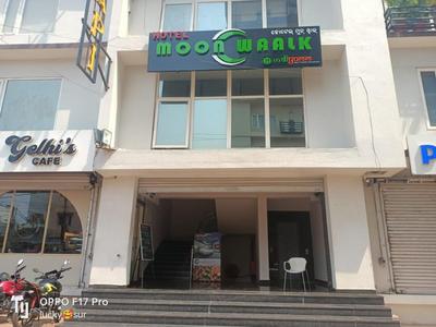 Treebo Moon Waalk, Patia