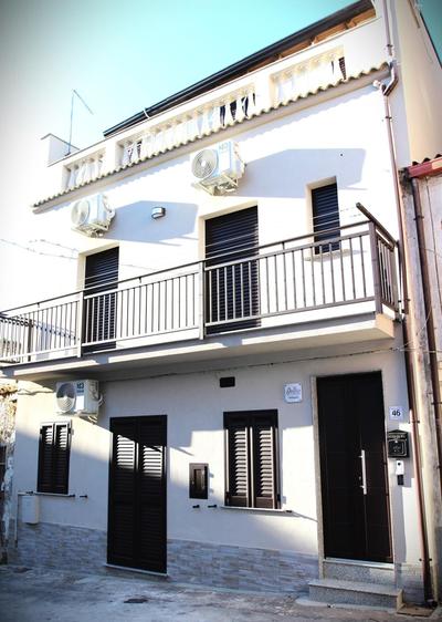 Ophelia - luxury house