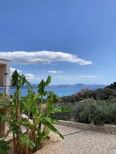 Anaval's View Apartments