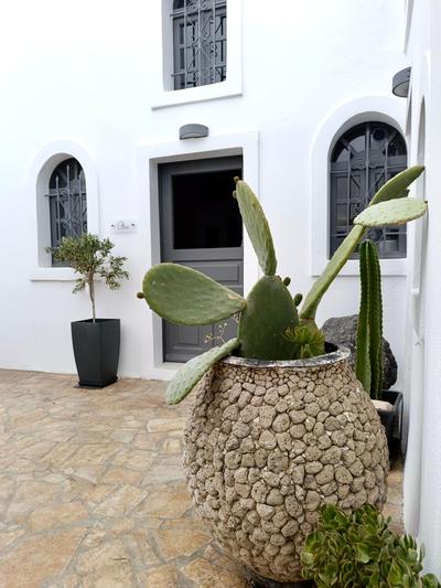 The Lithos Villa by A Terre Cave Villas