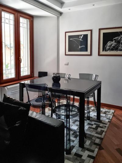 Colosseum Historic Apartment - 17th Century Building