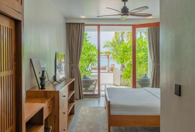 Veli Vilaa Dhiffushi - Beachfront
