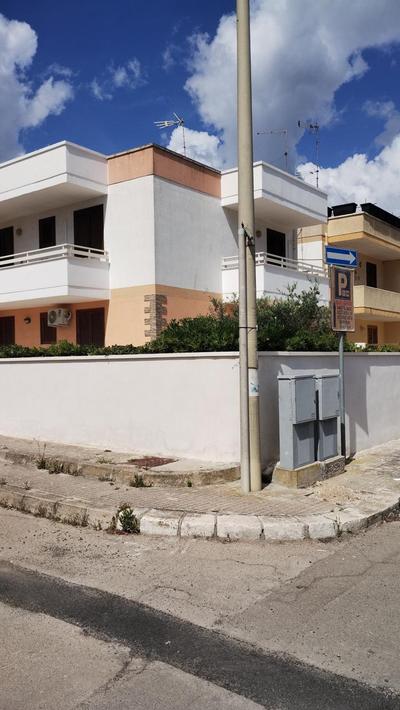 Casa d' angolo