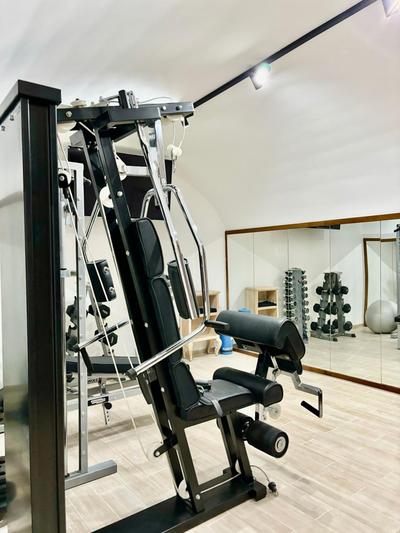 Capri Kronos Design Suites - 2 king beds, with gym, SPA & jacuzzi