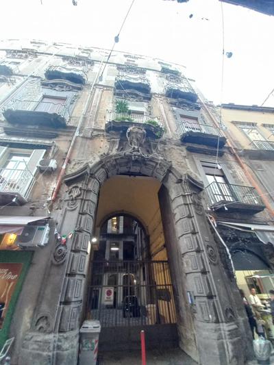 Il balconcino ai Tribunali