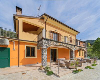 267 - Casa Paradise B1, nel verde di Casarza a 15 minuti d'auto dal Mare - PARCHEGGIO PRIVATO INCLUSO