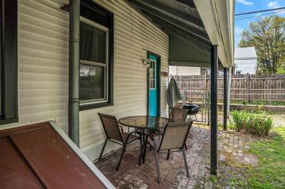 Charming Home Near Louisville's Popular Spots