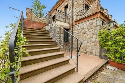 Beautiful Apt With Seaview Terrace - Happy Rentals
