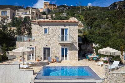 Villa Thea Mare Levantes by PosarelliVillas