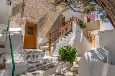 Sunset studio in Plaka