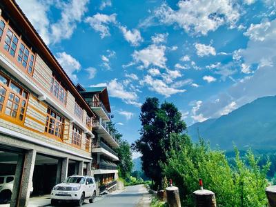 Snow Clad Riverview Hotel & Resort, Manali