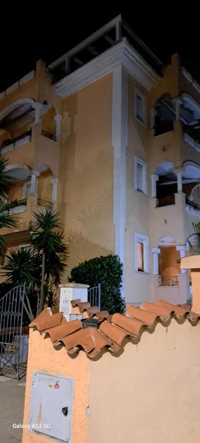 Appartamento fronte mare con giardino e barbeque