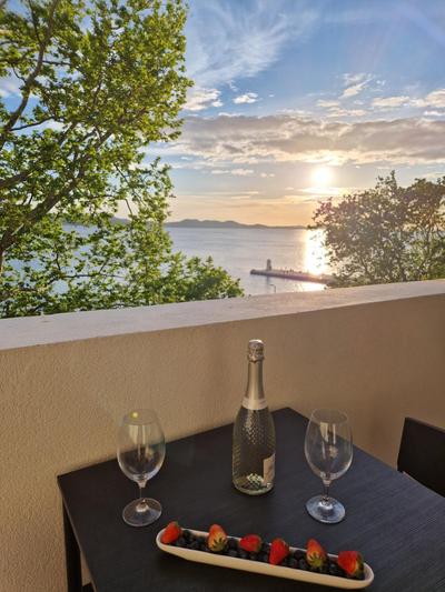 Seafront Sunset Studio&Rooms