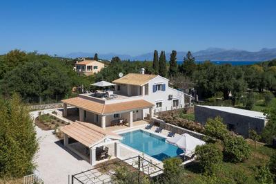 Villa Armonia by PosarelliVillas