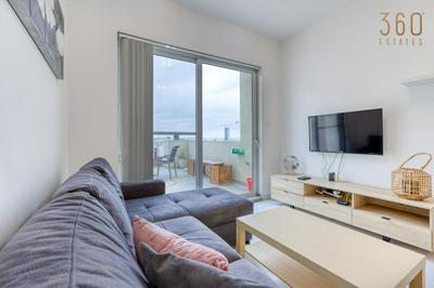 Cosy 1BR penthouse with Private Terrace in Gzira by 360 Estates