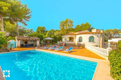 Villa Alice by Abahana Villas