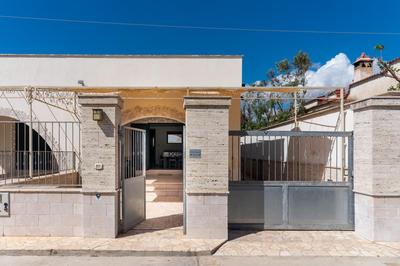 dafne house