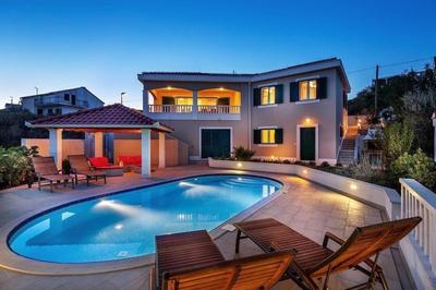 Luxuriöses Ferienhaus Mit Pool Direkt Am Meer