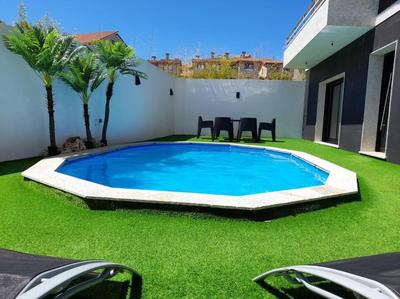 Agradable casa con piscina