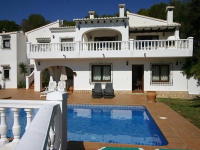 Villa clásica con piscina privada y jardín, cerca de la playa en Moraira - HISP-216-209