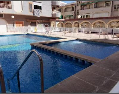 2 bed lake view Penthouse apartment close to the beach