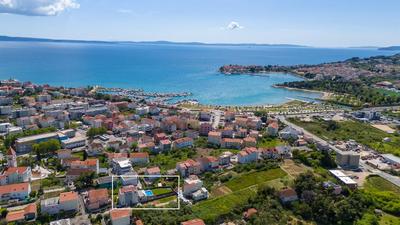 Modern apartment with private pool near Split
