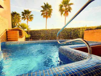 Luxury 3 Bedrooms, Private Heated Pool - EHHouse