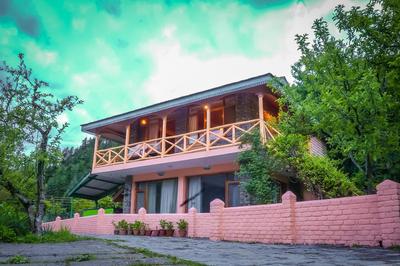 Nalagarh Outhouse by Edenhomes