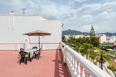 Apartamento completo con 3 amplios dormitorios y gran azotea privada