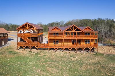 Grace Valley Resort Pool Game Room Sleeps 22