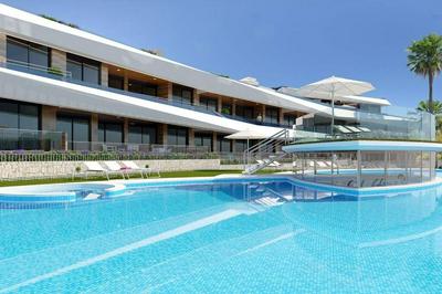 7 Aura-Piscina 2 vista al mar