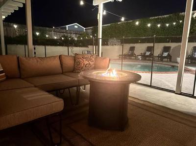 HC Accessible 4 Bed 3 Bath with Sparkling Pool and Spa-we have lifts and roll in shower
