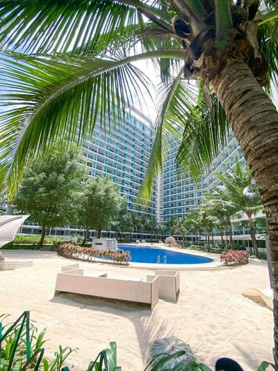 Cozy Suites Azure by B