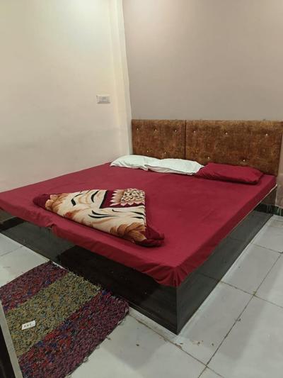 Holly palace hotel