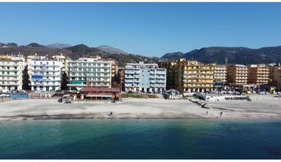 Three Moons Boutique House/Calypso