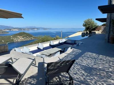 Go-Blue Star, Villa Sea