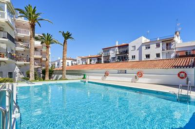 1 bed apartment with sea view