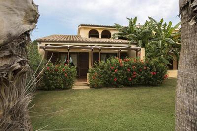 Tranquil Lantana Resort Hotel Apartments for 5 people 1,5km from beach