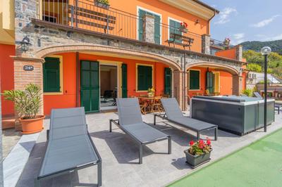 044b - Villetta Moderna 01-24D con VASCA IDROMASSAGGIO in giardino, solo 15 minuti dal Mare e Spiaggia - Posto Auto GRATUITO
