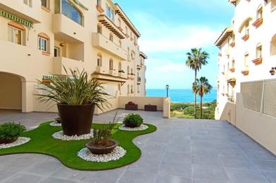 Surf House, apartamento en la playa de Estepona