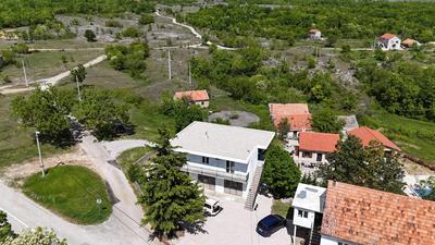 La Casa del Gelso-house with heated Pool and BBQ